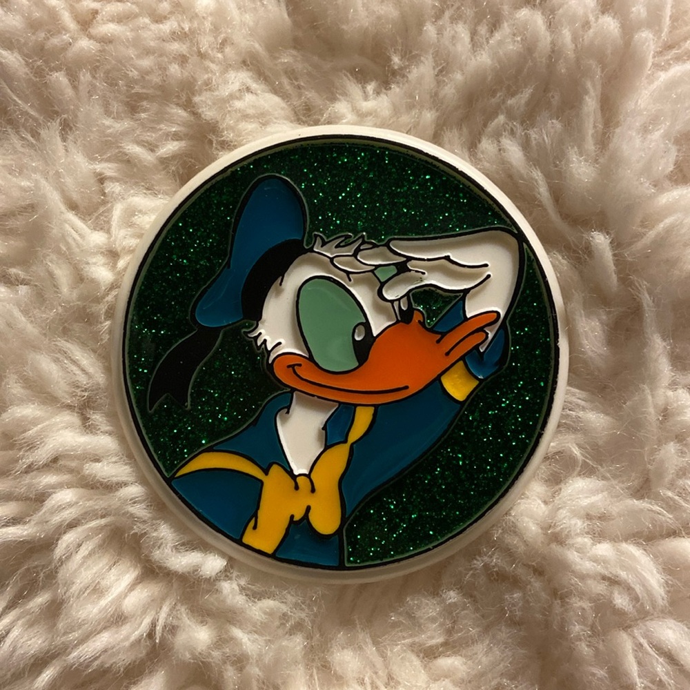 Walt Disney Vintage Donald Duck Badge Pin